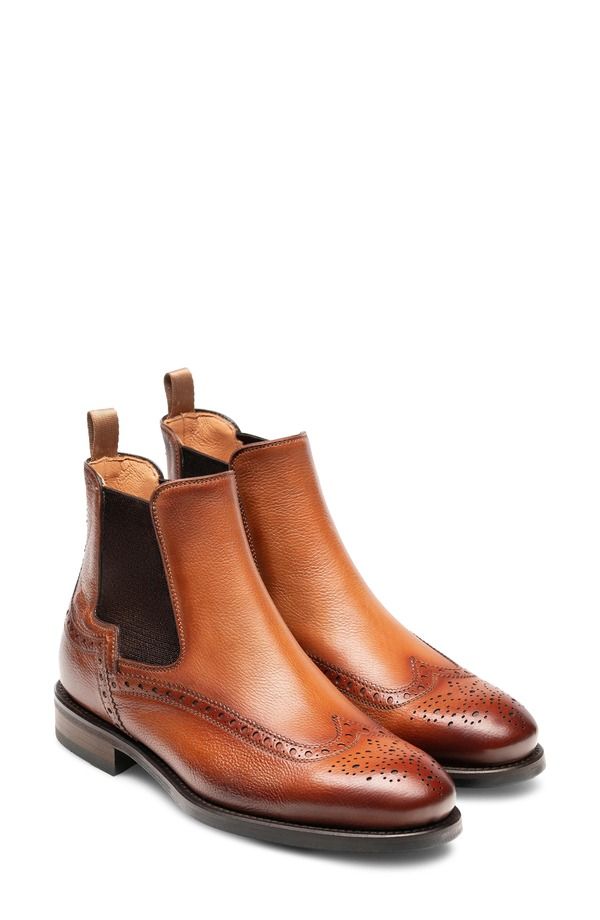 マグナーニ レディース シューズ ブーツ・レインブーツ ウィングチップ チェルシーブーツ チェルシー Magnanni Lacie Wingtip Chelsea Boot Cognac