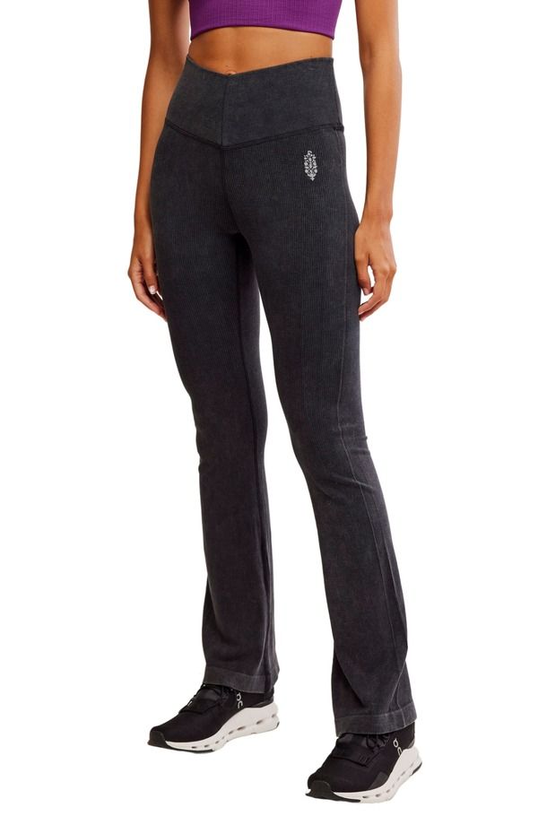 フリーピープル レディース ボトムス レギンス Free People FP Movement Go to Smooth Flare Leggings Washed Black ブラック