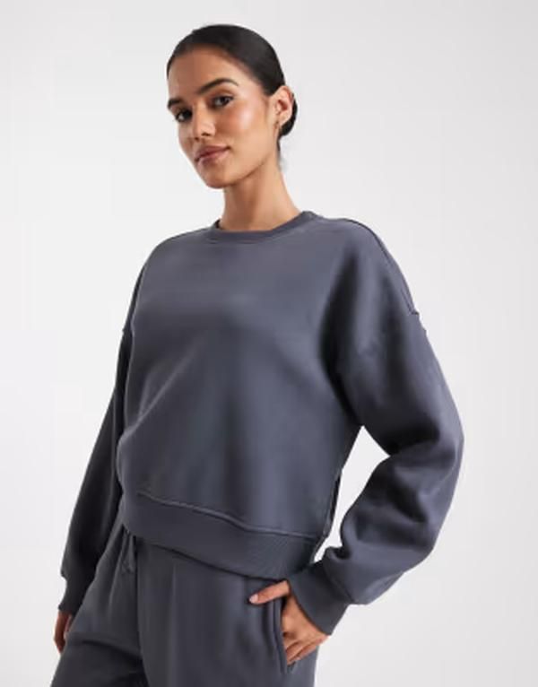 オンリー レディース アウター パーカー・スウェット クルーネック シャツ ONLY crew neck dropped shouldersweatshirt in ombre blue part of a set Ombre Blue ブルー 8,861円
