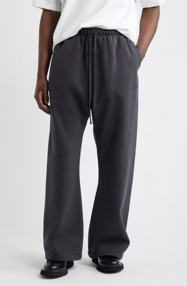 フィアオブゴッド メンズ ボトムス カジュアルパンツ スウェットパンツ Fear of God Essentialsignature Flare Sweatpants ConcreteDark Concrete Heather ヘザー