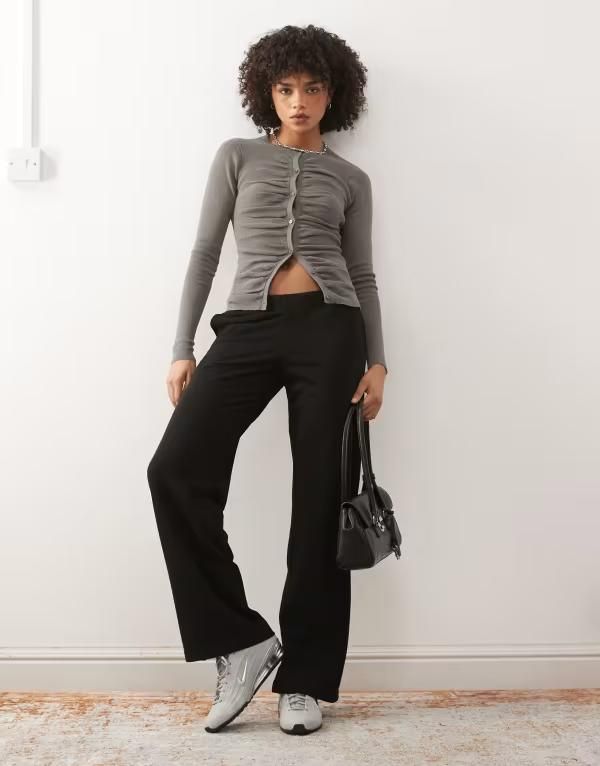 ウィークデイ レディース ボトムス カジュアルパンツ ワイドレッグ ローライズ スウェットパンツ Weekday low rise wide leg sweatpants Black ブラック