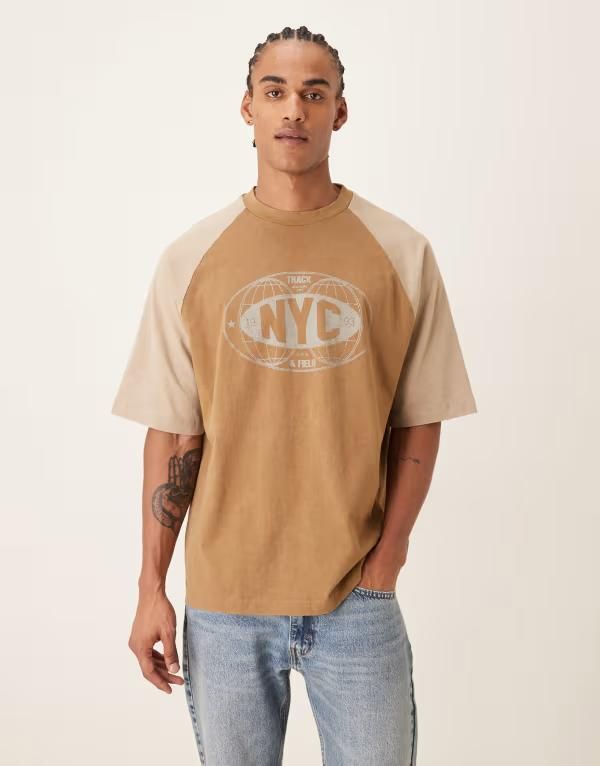 エイソス メンズ トップス Tシャツ グラフィック ASOS DESIGN oversized raglan tshirt with NYC graphic in washed light Ermine ブラウン