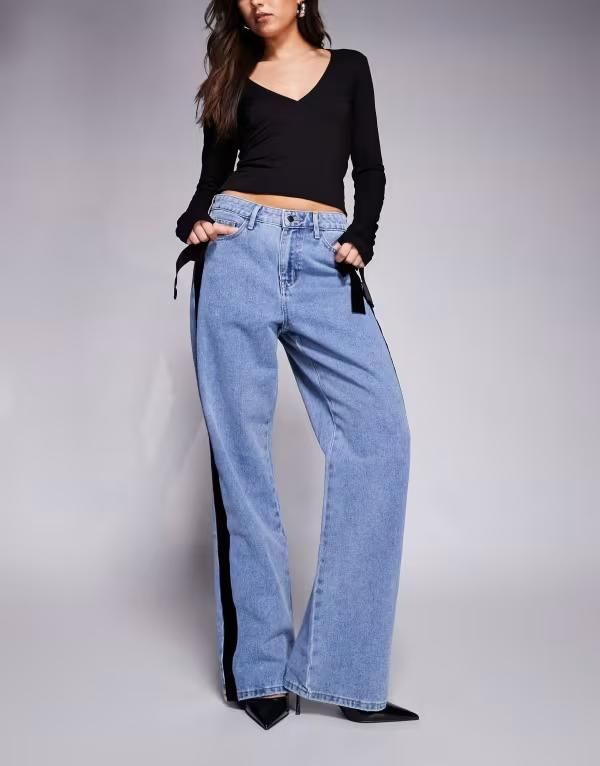 リバーアイランド レディース ボトムス デニムパンツ ストレート ベルベット ジーンズ River Island relaxed straight leg jeans with velvet bow detailing in midwash Mid wash