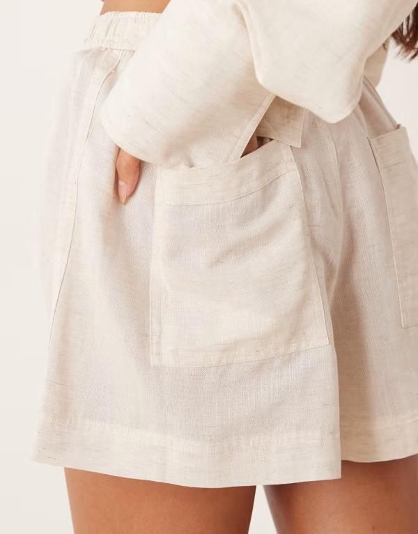 エイソス レディース ボトムス ハーフパンツ・ショーツ ショートパンツ シアー リネン ASOS DESIGN Ipanema sheer beach shorts with linen inatural Natural