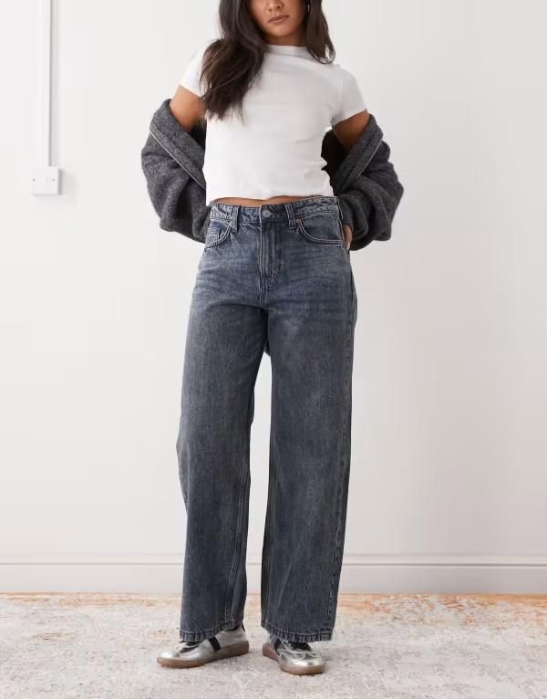 ウィークデイ レディース ボトムス デニムパンツ ジーンズ Weekday Missy low waist loose fit jeans in streaky blue wash Pandora Blue ブルー