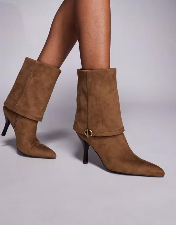 エイソス レディース シューズ ブーツ・レインブーツ スエード アンクル ブーツ ヒール ASOS DESIGN Ella wide heeled ankle boots with buckle detail in sand suedette Sand サンド
