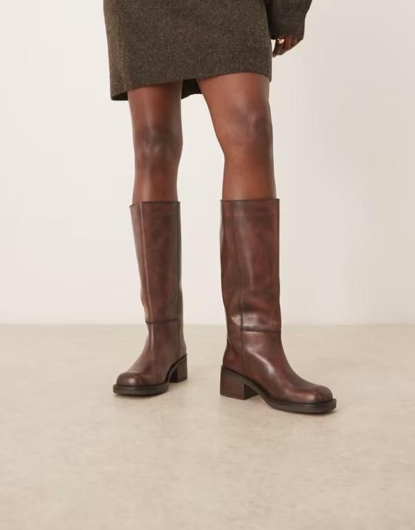 フリーピープル レディース シューズ ブーツ・レインブーツ レザー Free People dana distressed leather pullon boots in tobacco DISTRESSEDRIED TOBACCO