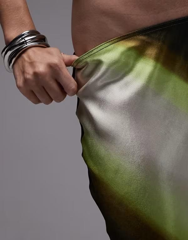 トップショップ レディース ボトムス スカート サテン マキシ Topshop satin bias maxi skirt in lime ombre stripe Lime ライム
