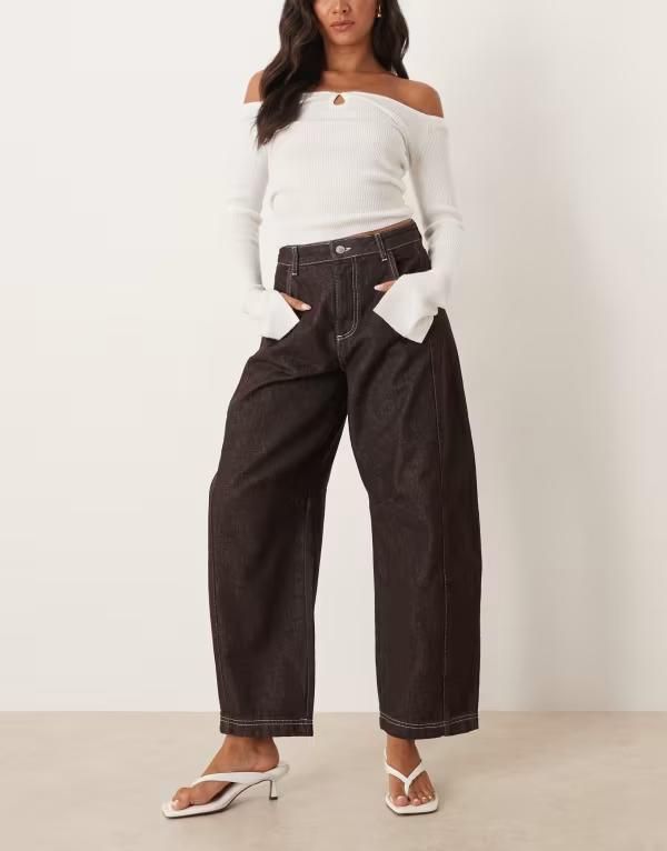 エイソス レディース ボトムス デニムパンツ クロップド ジーンズ ASOS DESIGN cropped barrel leg jeans in dark BROWN ブラウン