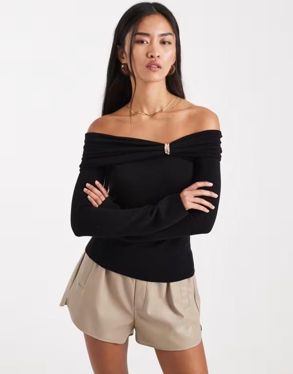 フォースレックレス レディース アウター ニット・セーター セーター ニット 4th Reckless knit off the shoulder goldtone hardware detail sweater Black ブラック