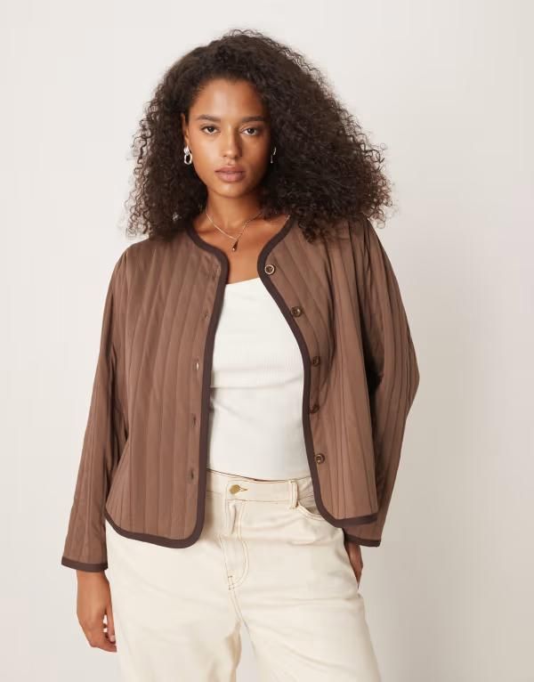 エイソス レディース アウター ジャケット・ブルゾン キルティング コントラスト ジャケット ASOS Curve ASOS DESIGN Curve quilted jacket with contrast piping detail in chocolat