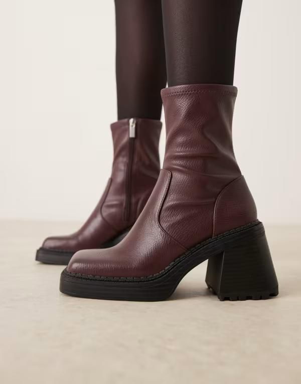 エイソス レディース シューズ ブーツ・レインブーツ プラットフォームブーツ プラットフォーム ブーツ ヒール ASOS DESIGN Wide Fit Reign square toe midheel platform boots Burgundy バーガン