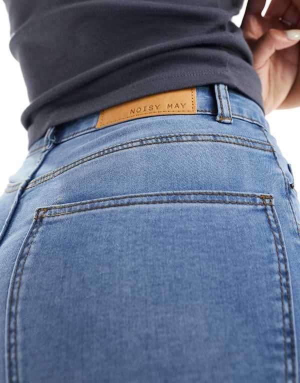 ノイジーメイ レディース ボトムス デニムパンツ ジーンズ Noisy May Sallie flared jeans in light LIGHT BLUE ブルー