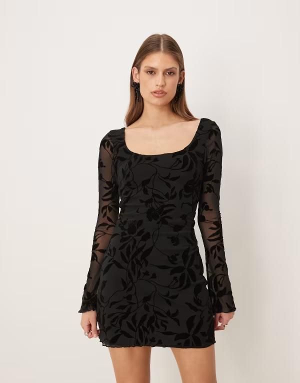 モーテル レディース トップス ワンピース フラワー柄 ミニ フラワー Motel selca long sleeve mini dress in flocked floral Black ブラック