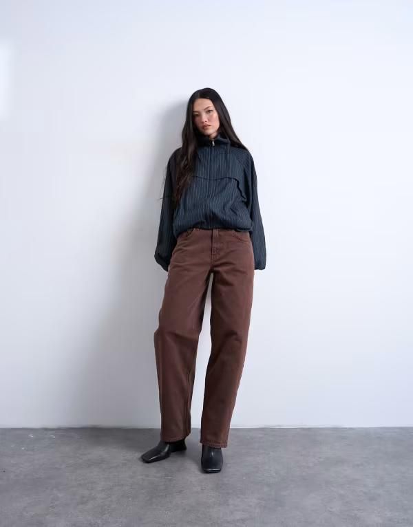 トップショップ レディース ボトムス デニムパンツ ローライズ ジーンズ Topshop Lowrie low rise baggy jeans in chocolate チョコレート