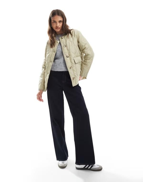 ヴェロモーダ レディース アウター ジャケット・ブルゾン キルティング Vero Moda onion quilted short jacket with pockets in cream Eucalyptus クリーム