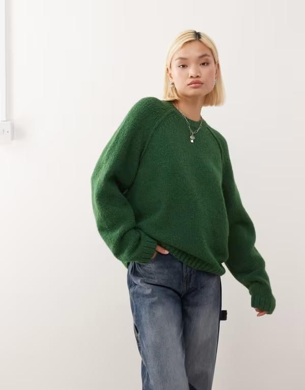 ウィークデイ レディース アウター パーカー・スウェット セーター Weekday oversized sweater in slubby yarn with reversed seams in dark Dark green グリーン