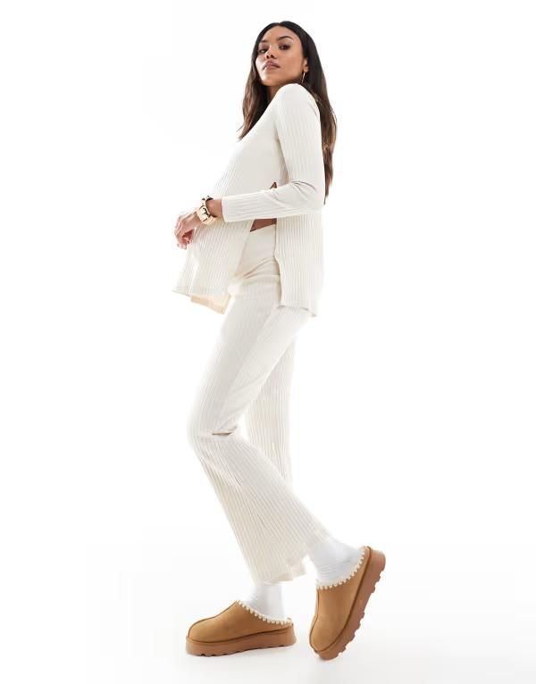 ママライシアス レディース ボトムス カジュアルパンツ リブ ジャージー マタニティ Mamalicious Mamalicious Maternity ribbed jersey flare in cream part of a set Birch クリーム