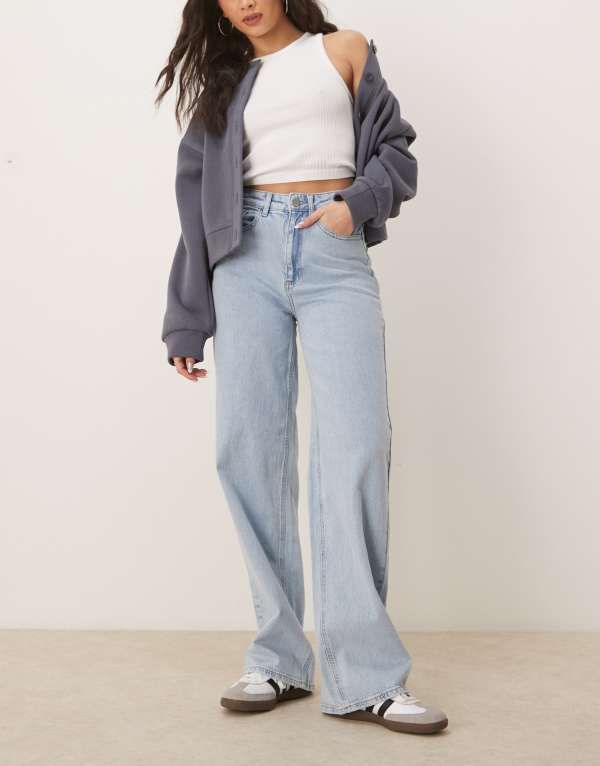 ヴィラ レディース ボトムス デニムパンツ ワイドレッグ ハイウエスト デニム ジーンズ VILA Freya high waist wide leg jeans in light blue denim Light Blue Denim デニム