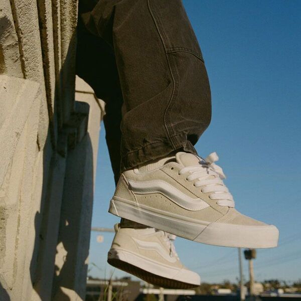 バンズ メンズ シューズ スニーカー Vans Knu Skool Shoes GreyWhite ホワイト