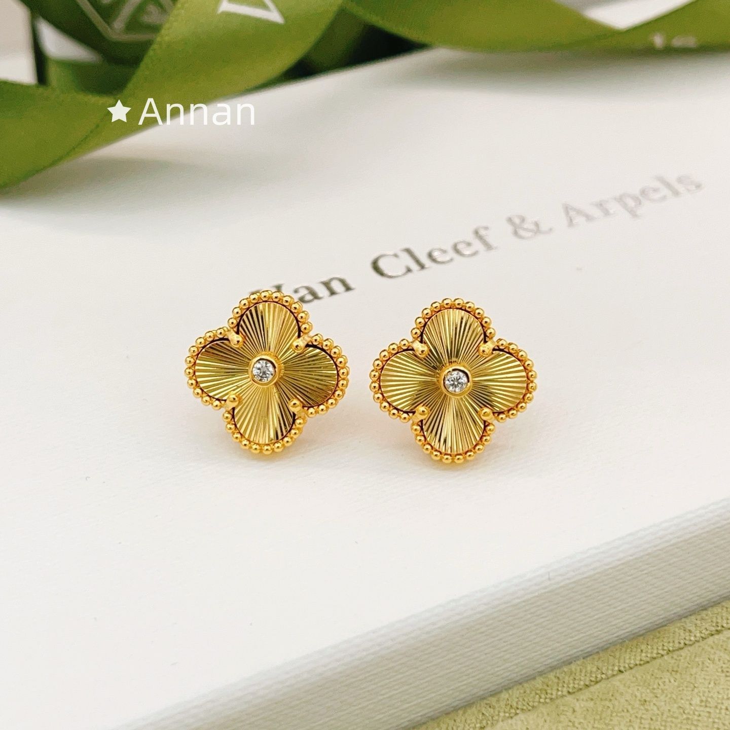 希少 新品 新品 VAN CLEEF & ARPELS ヴァン クリーフ アンド アーペルズ ピアス レディース 結婚式 卒業式 清楚 イベント 入学式