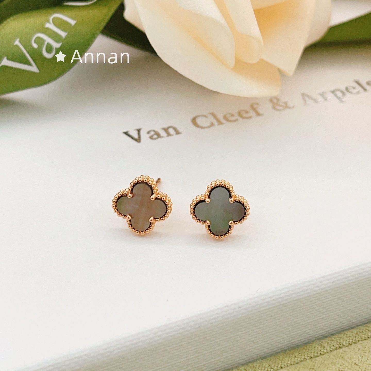 超美品 本日特価新品 VAN CLEEF & ARPELS ヴァン クリーフ アンド アーペルズ ピアス レディース 結婚式 卒業式 清楚 イベント 入学式