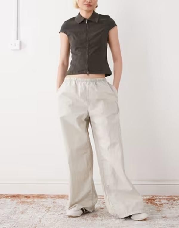 ウィークデイ レディース ボトムス カジュアルパンツ Weekday ripstop oversizedrawstring pants in light beige ベージュ