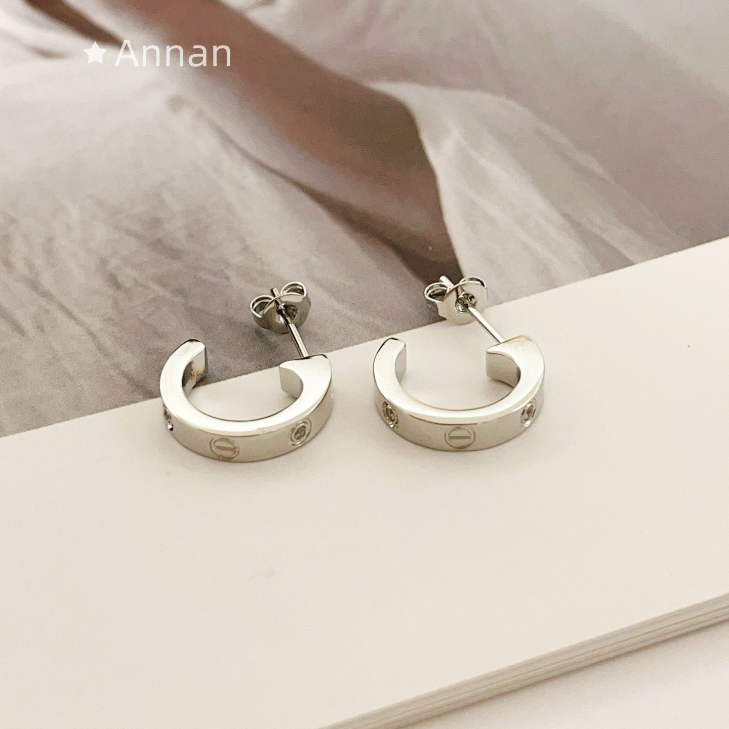限定品★★ 新品 CARTIER カルティエ ピアス レディース 結婚式 卒業式 清楚 イベント 入学式