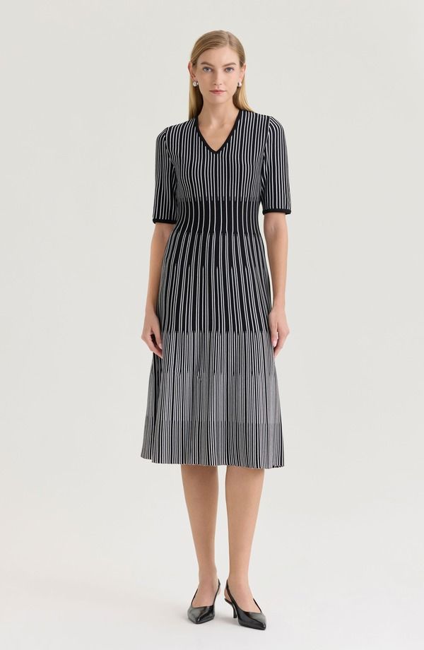 ミンウォン レディース トップス ワンピース ミディ ニット Ming Wang FitNFlare Linear Soft Knit Midi Dress BlackWhite ホワイト
