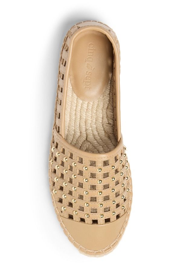 サンク セプト レディース シューズ サンダル キャップ Cinq Sept Rochel Cage Studded Espadrille Cap Toe Flat Brown Sugar ブラウン