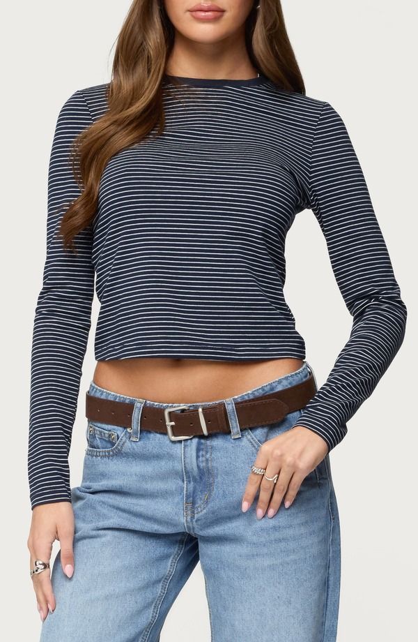 アディクテッド レディース アウター パーカー・スウェット Tシャツ EDIKTED Brianna Long Sleeve Crop TShirt NavyAndWhite ホワイト