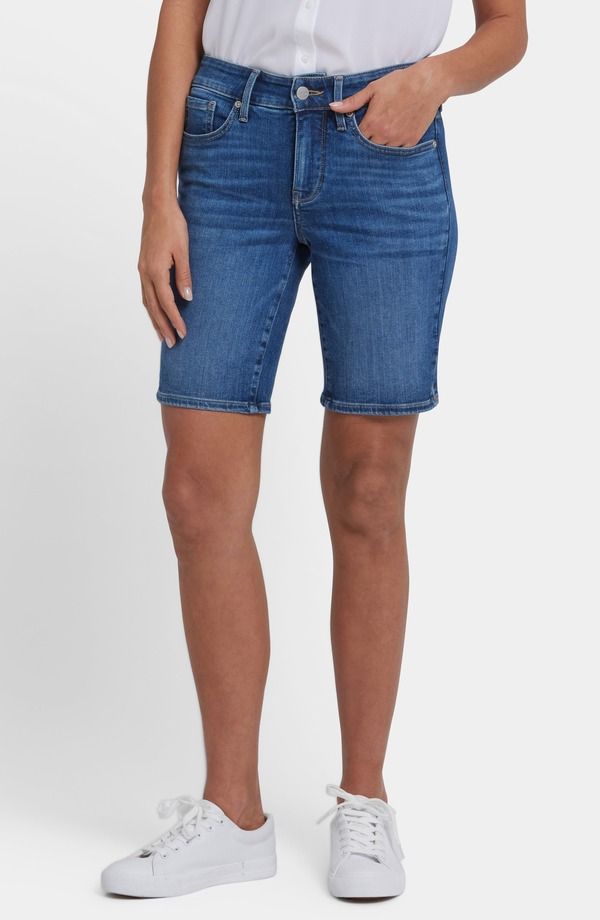 エヌワイディージェイ レディース ボトムス デニムパンツ サイドスリット ショートパンツ NYDJ Ella Side Slit Denim Shorts Opera Blue ブルー