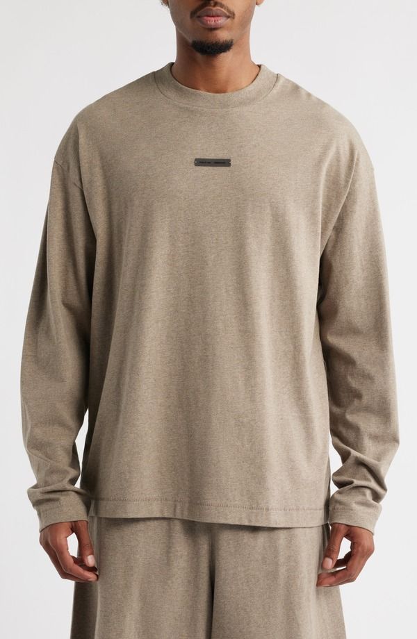 フィアオブゴッド メンズ トップス Tシャツ ロゴ グラフィック Fear of God Essentials Classic Fit Long Sleeve Logo Graphic TShirt Homestead Heather ヘザー