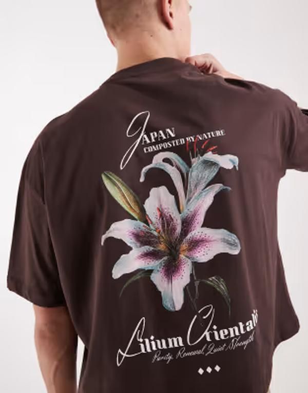 エイソス メンズ トップス Tシャツ フラワー柄 フラワー グラフィック ASOS DESIGN boxy oversized Tshirt with floral graphic Seal brown ブラウン
