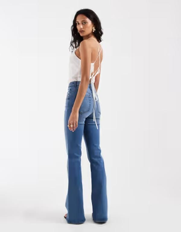 エイソス レディース ボトムス デニムパンツ ジーンズ ASOS DESIGN power stretch sculpt flare jeans in light midwash Light mid wash