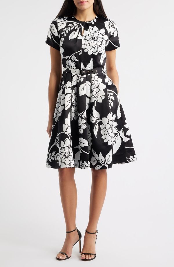 タハリエーエスエル レディース トップス ワンピース フラワー柄 フラワー Tahari ASL Floral Fit Flare Dress Black White ホワイト