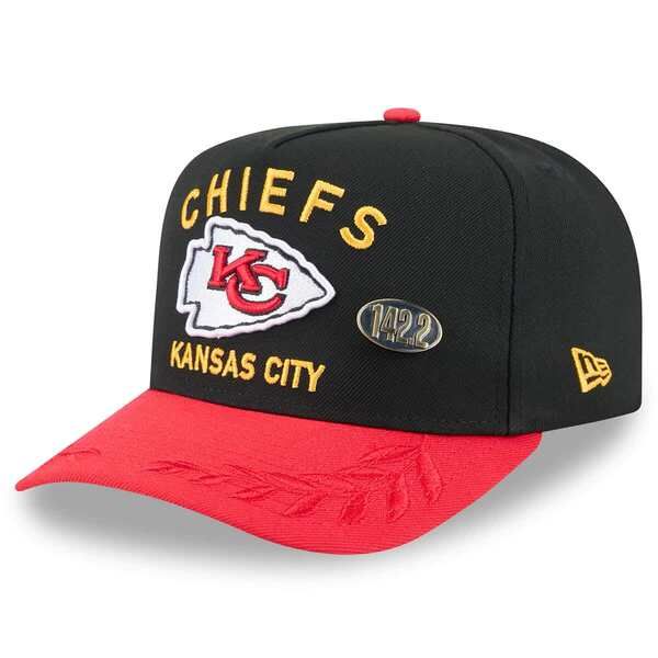 ニューエラ メンズ アクセサリー 帽子 Mens New Era BlackRed Kansas City Chiefs 2025 NFL Draft On Stage AFrame 59FIFTY Fitted Hat Black ブラック