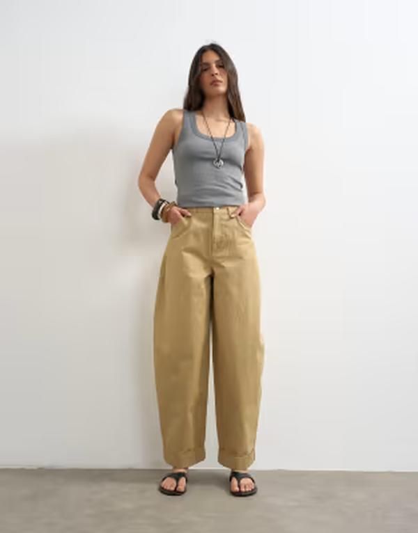 トップショップ レディース ボトムス カジュアルパンツ カーゴパンツ Topshop clean cargo pants with rolled hem in tan タン