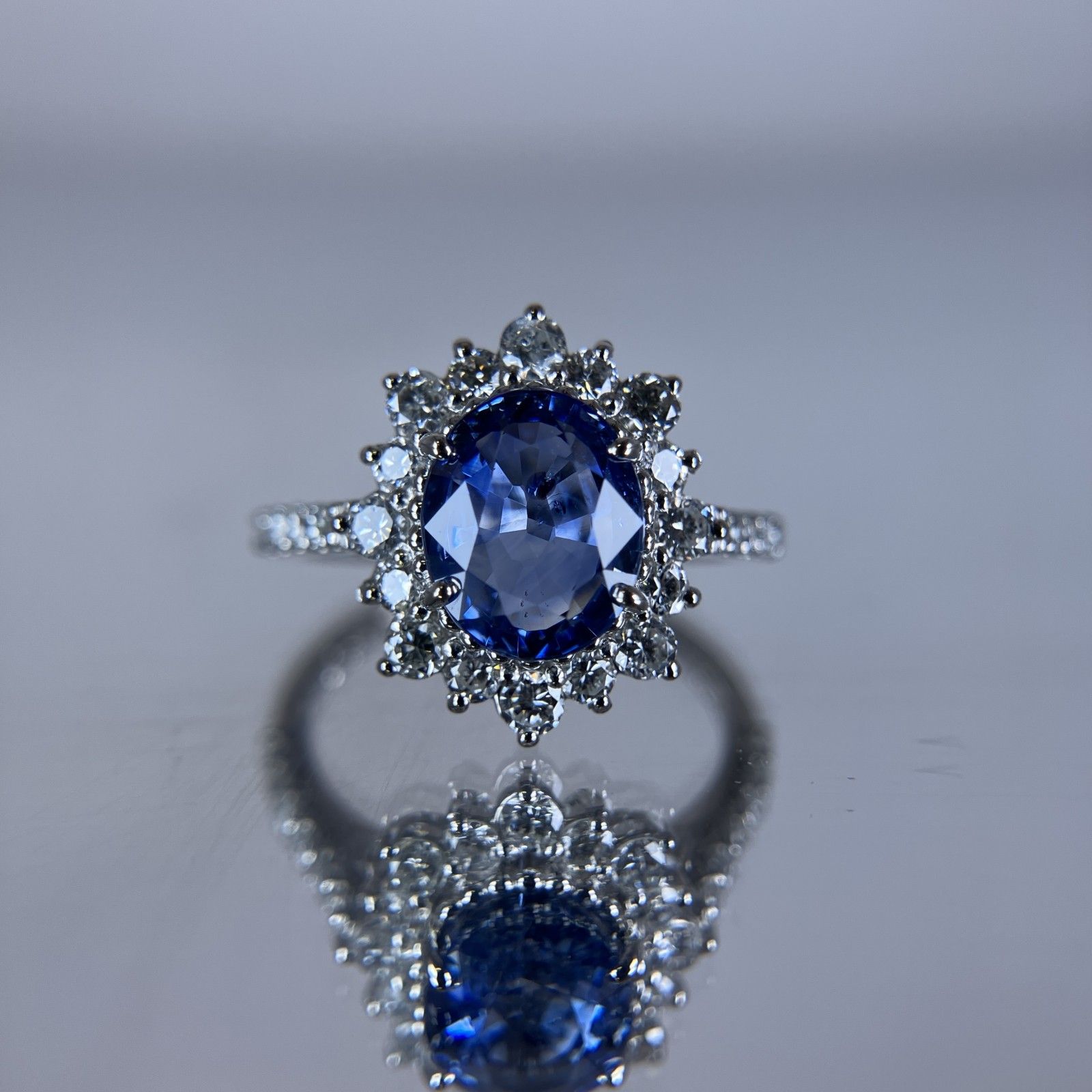 サファイア 2.36ct コンフラワーブルー Cornflower blue AIGS鑑別書 D0