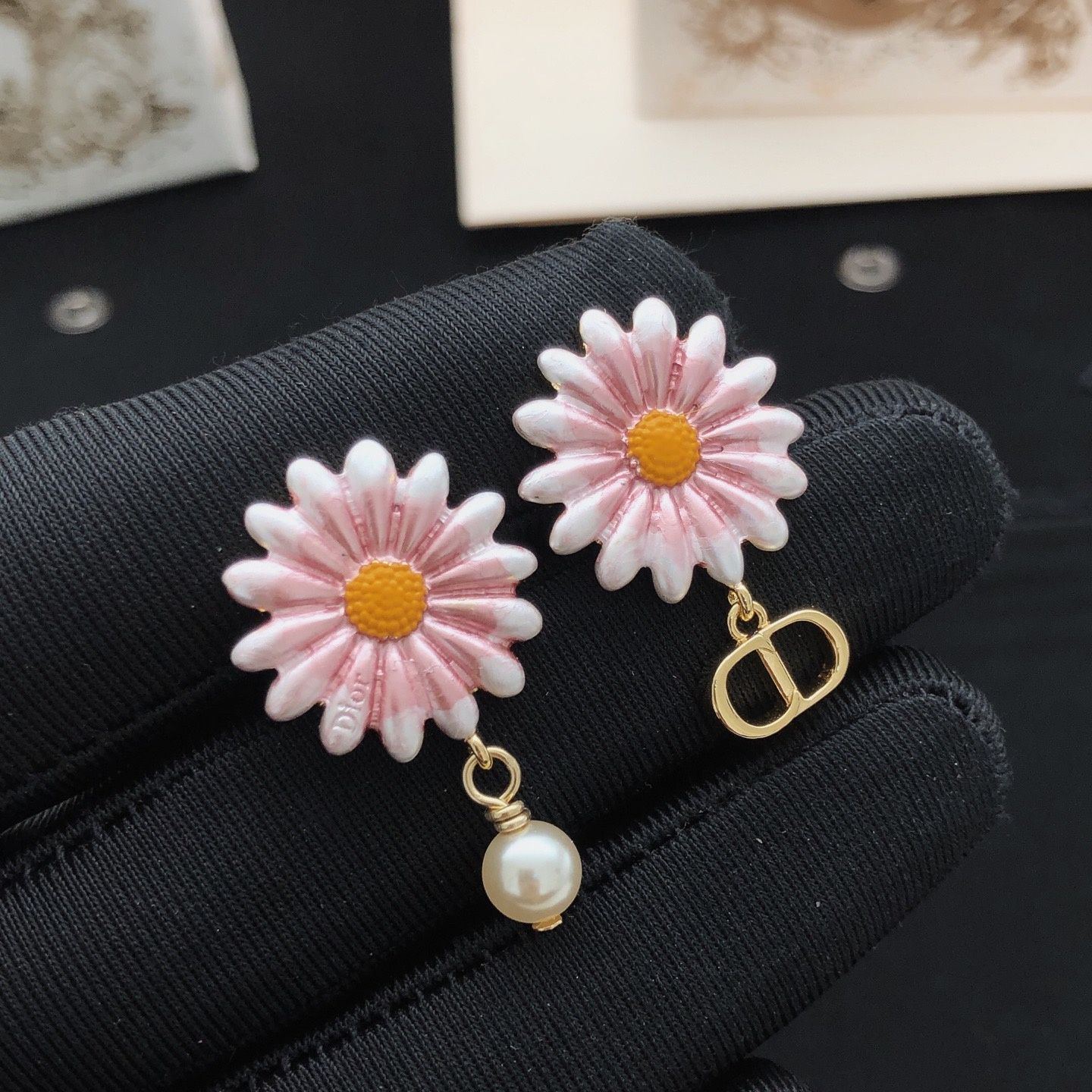 激レア 限定品新型新品 CHRISTIAN DIOR クリスチャン ディオール ピアス レディース 結婚式 卒業式 清楚 イベント 入学式