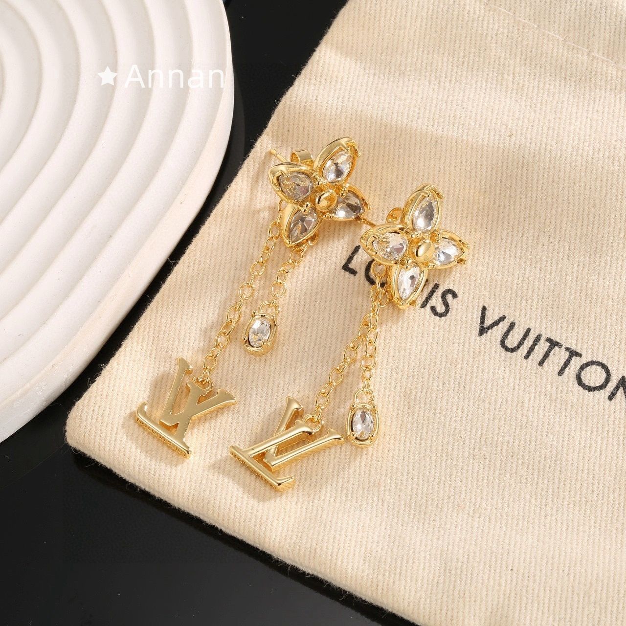 激レア 極美品 新品 LV LOUIS VUITTON ルイヴィトン ピアス レディース 結婚式 卒業式 清楚 イベント 入学式