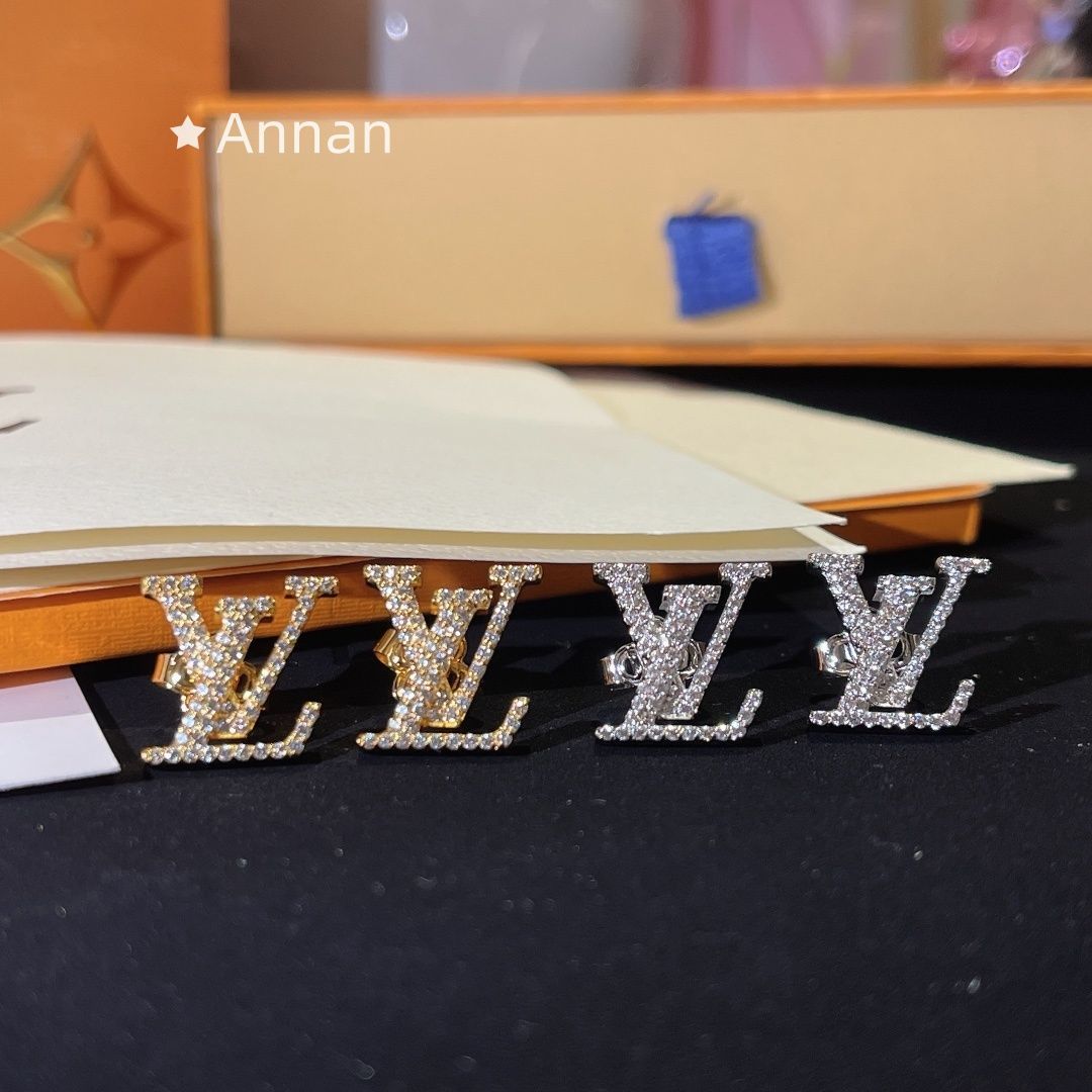 【最終値下げ】LOUIS VUITTON ピアス 未使用品】最終値下げ新品 LV LOUIS VUITTON ルイヴィトン ピアス