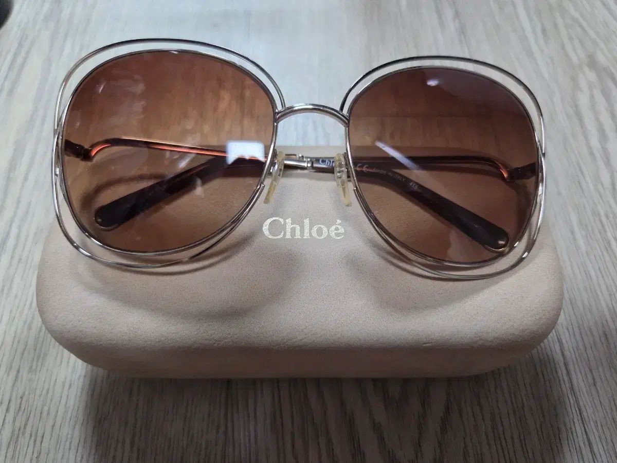 正規品 Chloe バタフライ サングラス（ほぼ新品）状態良し