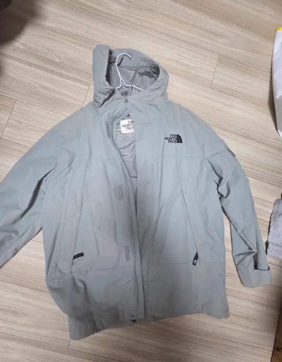 クリーニング済) THE NORTH FACE ザノースフェイス ウィンドブレーカー (105)