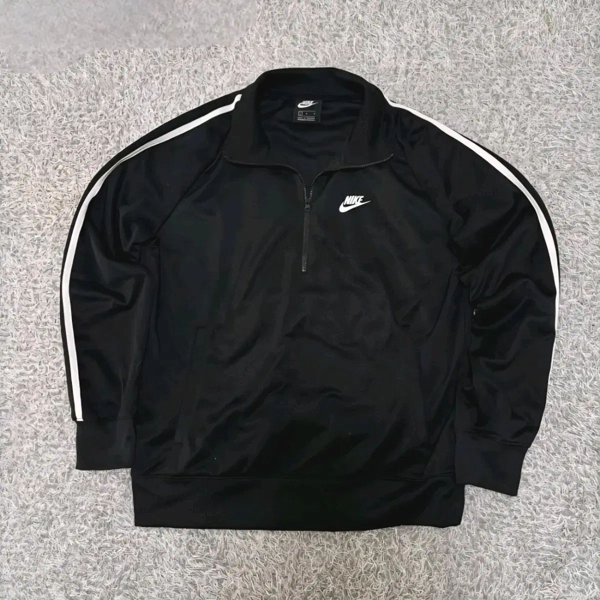 (L) NIKE ブラック トラック ハーフジップアップ トップス