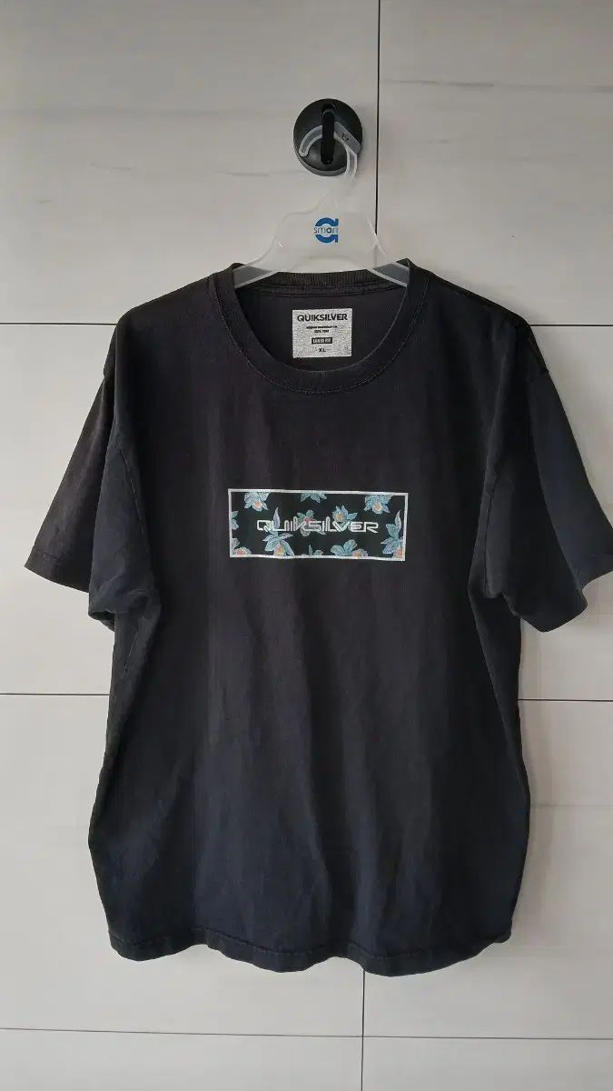 クイックシルバー フラワー プリンティング 半袖 Tシャツ ブラック XL ショルダー色あせあり