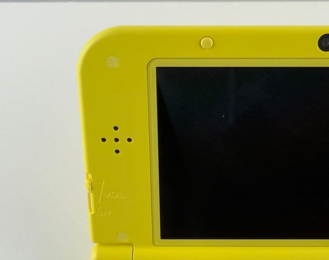 極美品 NEW 3DS LL ピカチュウ ニンテンドー ポケモン new3ds イエロー 