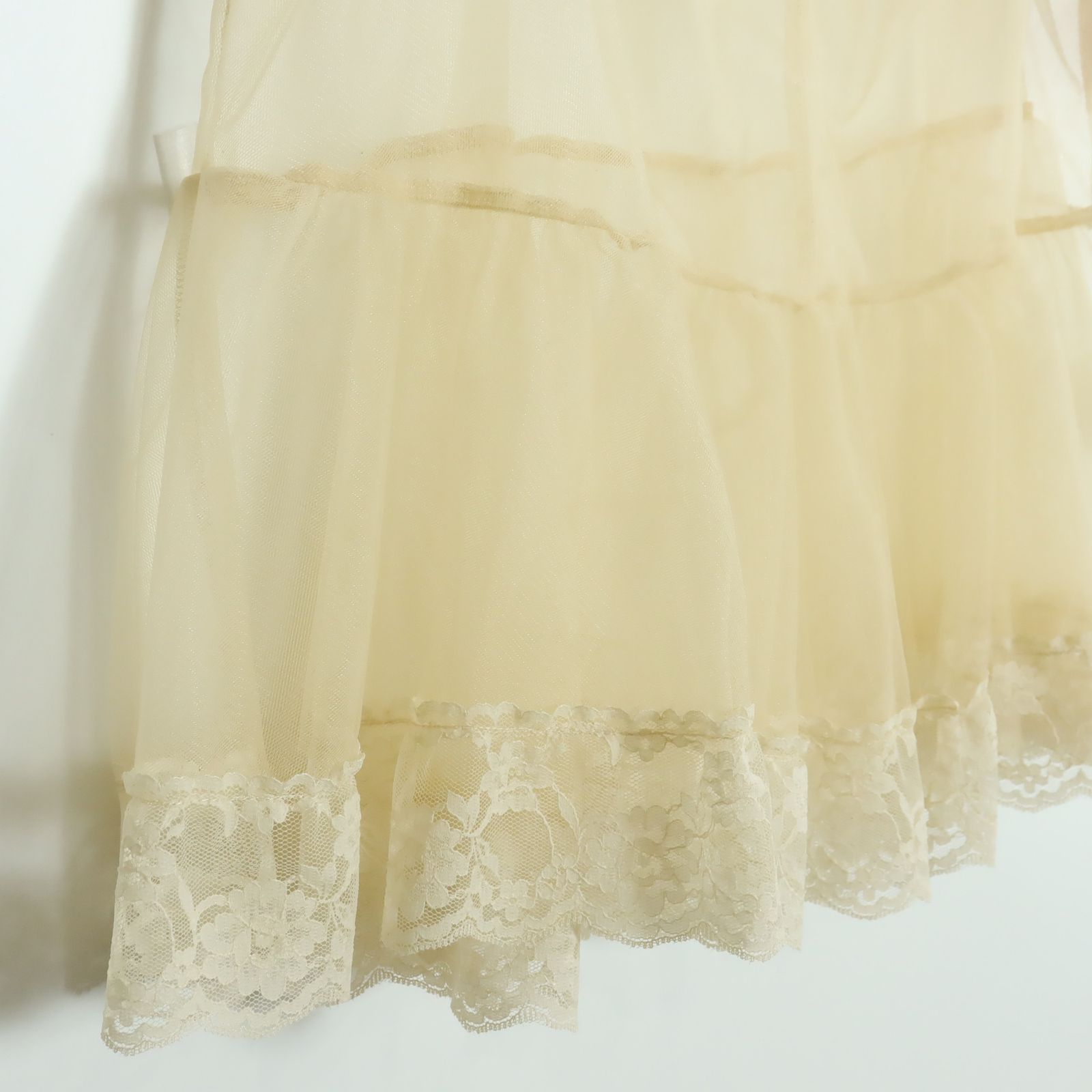 【極美品】フランシュリッペ★透け感チュールとレースが可愛い♪ キャミソール・ビスチェ サイズM アイボリー系 z18518 【極美品】フランシュリッペ★透け感チュールとレースが可愛い♪ キャミソール・ビスチェ サイズM アイボリー系 z18518