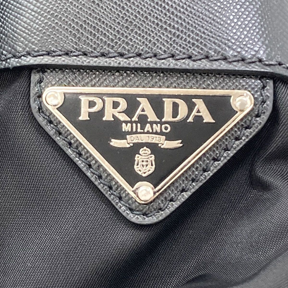 PRADA プラダ ロゴ金具 ショルダーバッグ ナイロン レディース [中古]