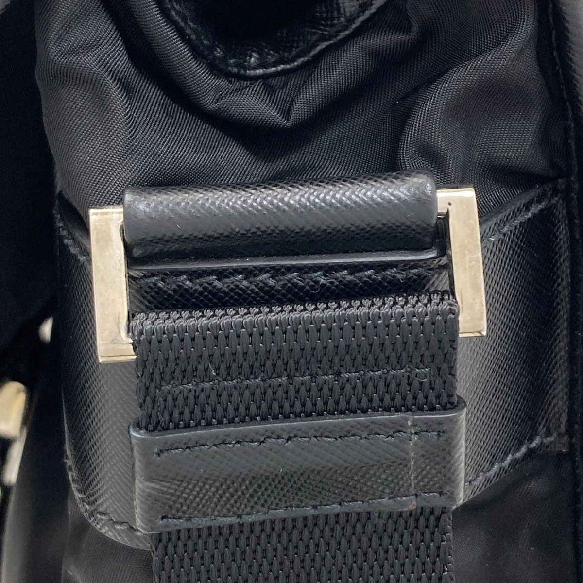 PRADA プラダ ロゴ金具 ショルダーバッグ ナイロン レディース [中古]